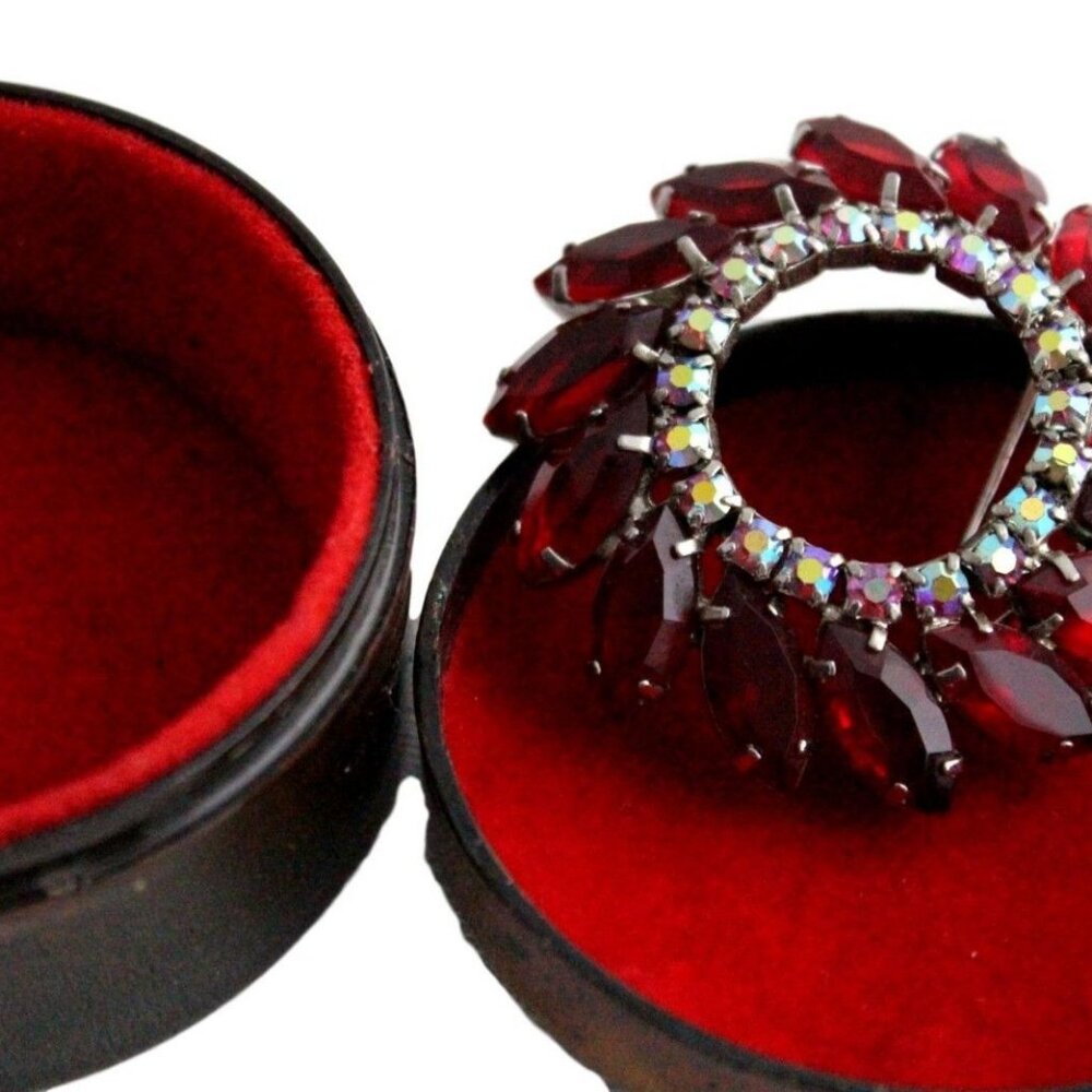 Vintage Ruby Red Rhinestone Circle Brooch In Floral Box - Picture 4 of 6